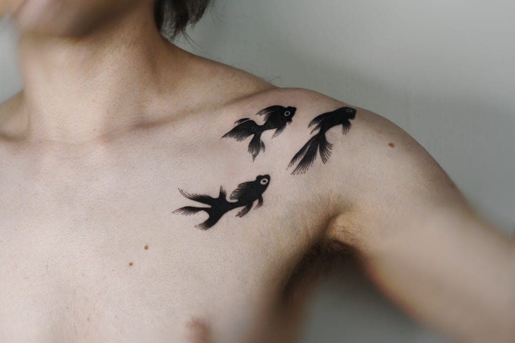 Goldfische Blackwork – Blackwork von Eren, Atelier Noir nu Köln