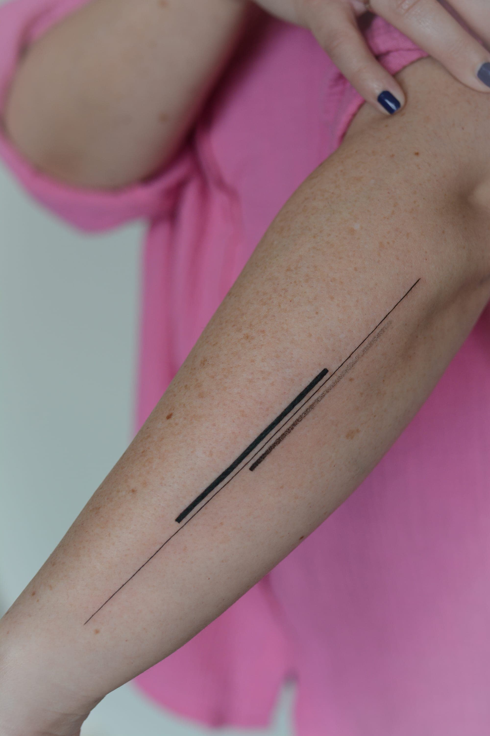 Clean Linear Lines – Abstract, Fineline, Geometrisch von Natalie, Atelier Noir nu Köln