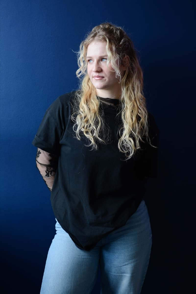 Sarah – Tattoo Artist im Atelier Noir nu Köln